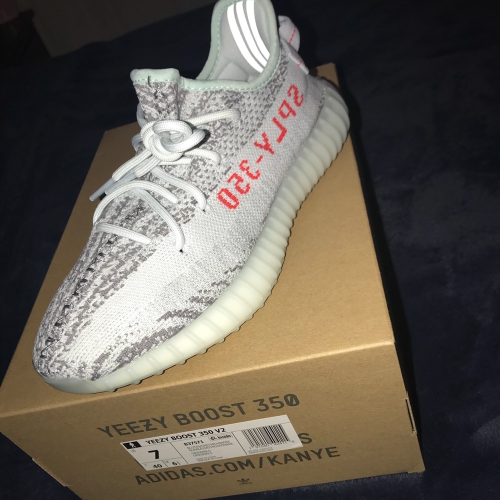 Yeezy boost 350 V2 Blue Tint Size 7 *Trades Only